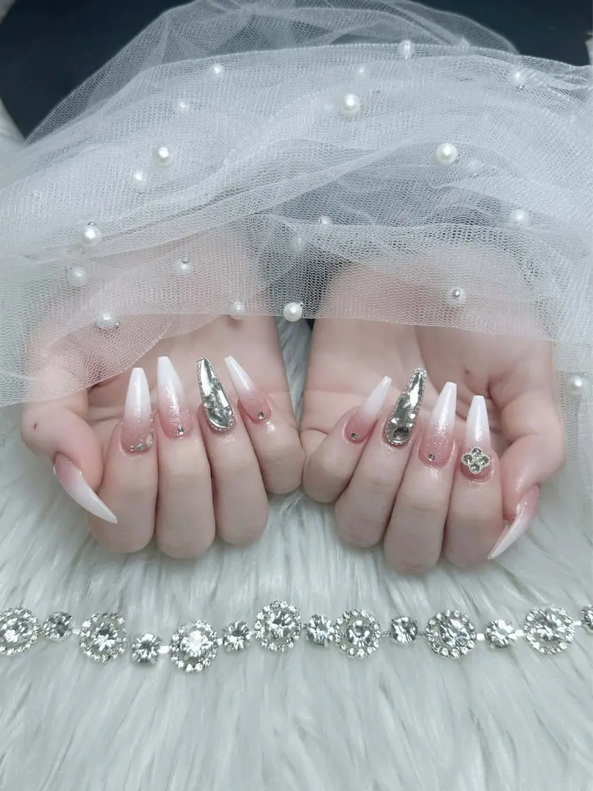 ネイル アートネイル オーロラネイル ブラウン ジェルネイル グラデーション ハンドネイル ハンドケア Nova Nailのネイルデザイン