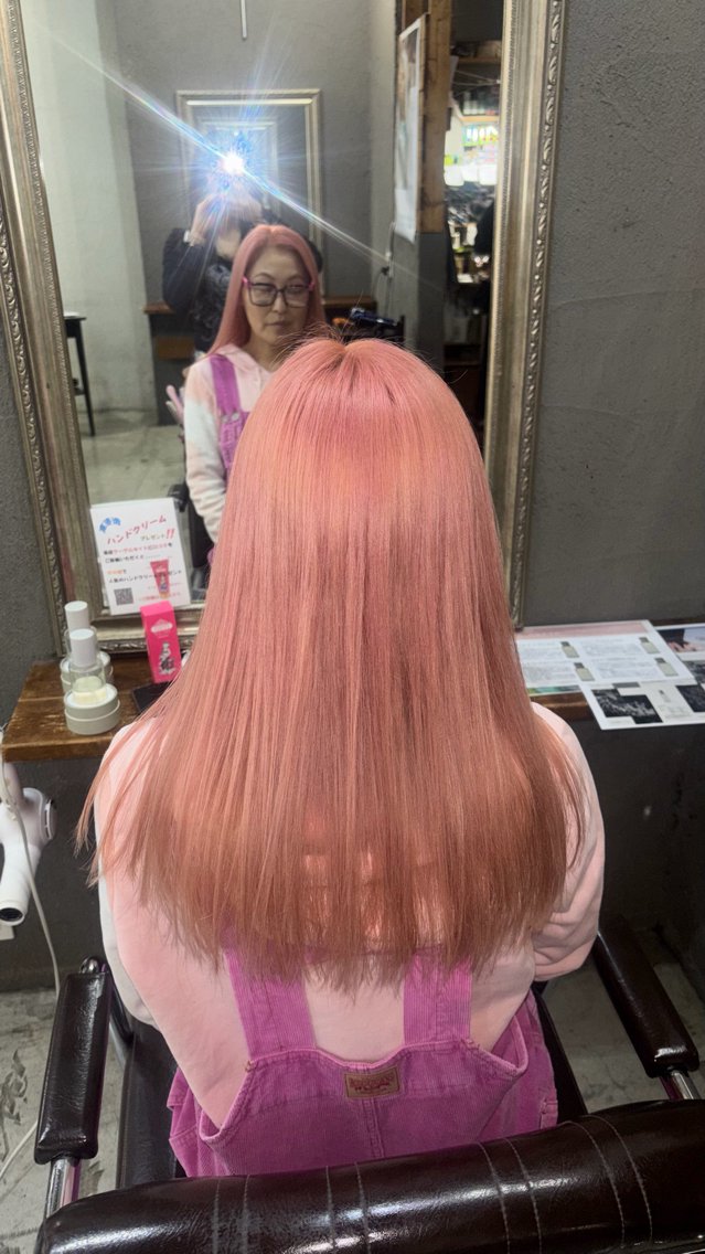 ロング カラー ピンクカラー ヘアカラー トリートメント 小池 かなこのヘアスタイル