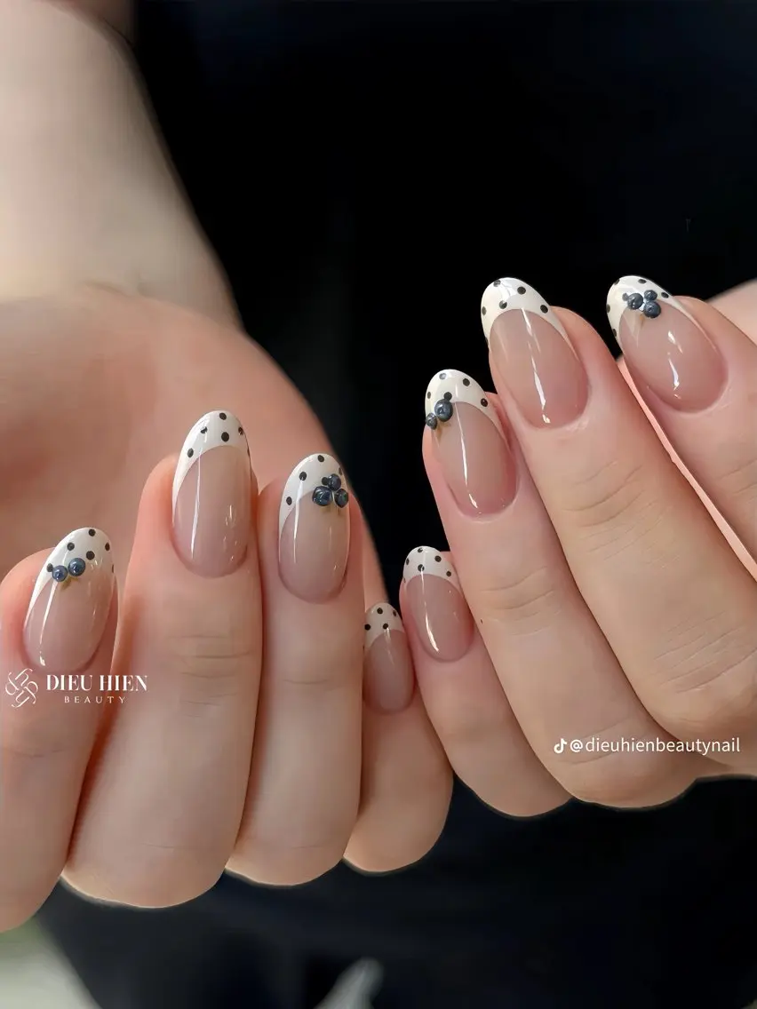 ネイル フラッシュネイル フレンチネイル グラデーション キラキラネイル 韓国ネイル ハンドネイル Hy nailsのネイルデザイン