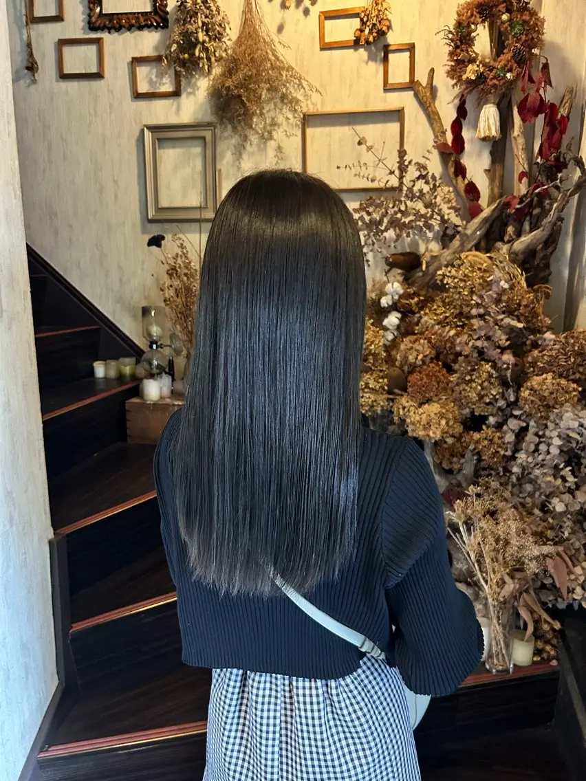 ロング カラー アッシュ アッシュグレー 透明感カラー オレンジ トリートメント ヘアカラー トリートメント minami 🐣のヘアスタイル