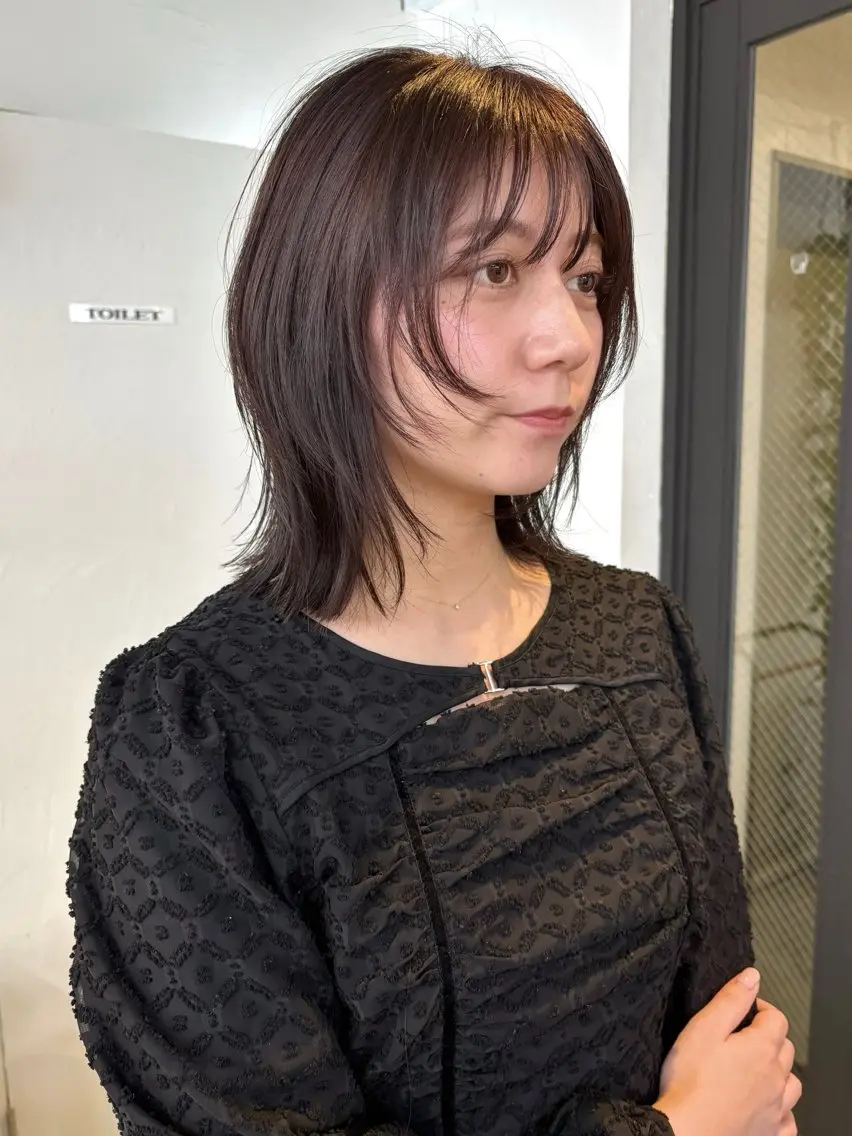 ミディアム カラー ミディアムレイヤー アッシュ ブリーチ ボルドーカラー ブラウンカラー カット ヘアカラー トリートメント 暖色系特化さくら /福岡天神/レイヤーのヘアスタイル