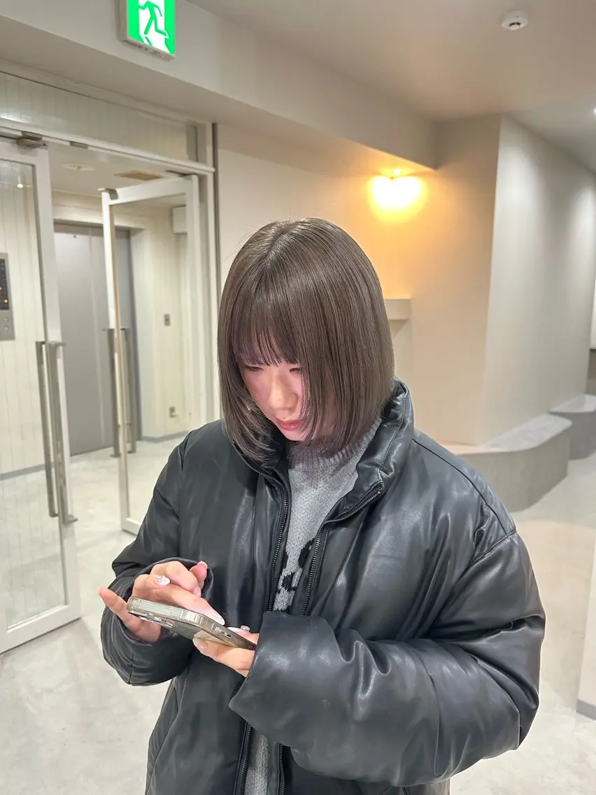 ミディアム カラー ヘアカラー トリートメント yuika .のヘアスタイル