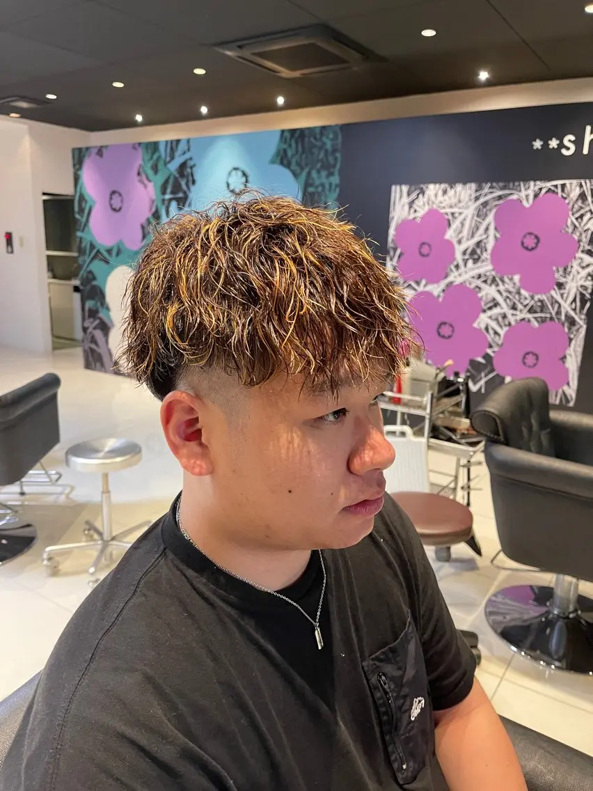 ショート メンズ メンズハイライト ハイライト カット パーマ トリートメント 三好 達也のヘアスタイル