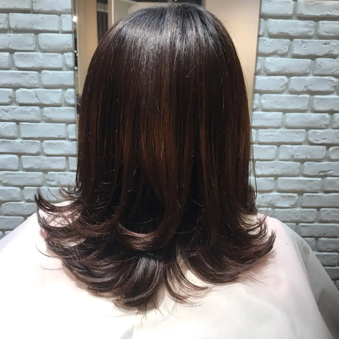 ミディアム レイヤーカット 藤野 ひなのヘアスタイル