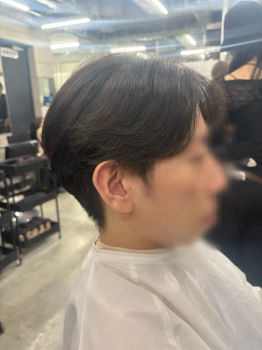 メンズ センターパート 刈り上げ モテヘア 韓国ヘアhikariのヘアスタイル