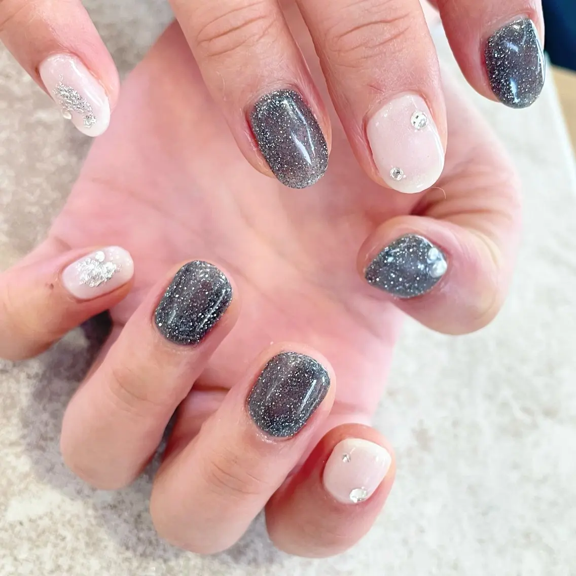 ネイル フラッシュネイル ホワイト nailsalon amity🌿池田のネイルデザイン