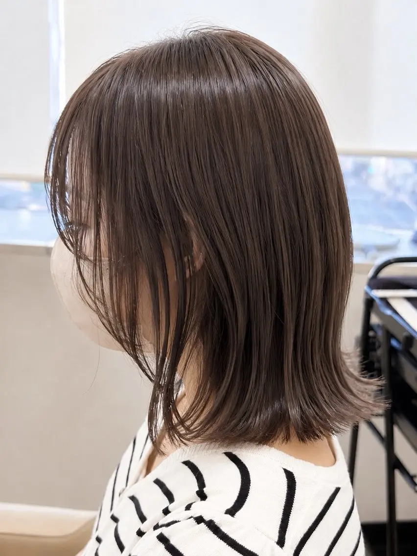 ミディアム カット 根本 美来のヘアスタイル