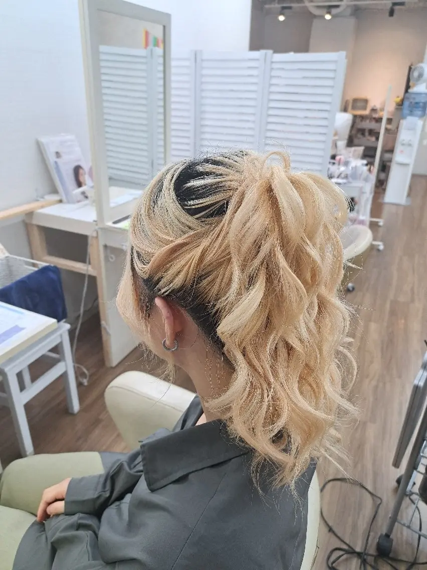 ミディアム ヘアアレンジ ポニーテール ヘアセット GLOSS心斎橋🌹 はるなのヘアスタイル