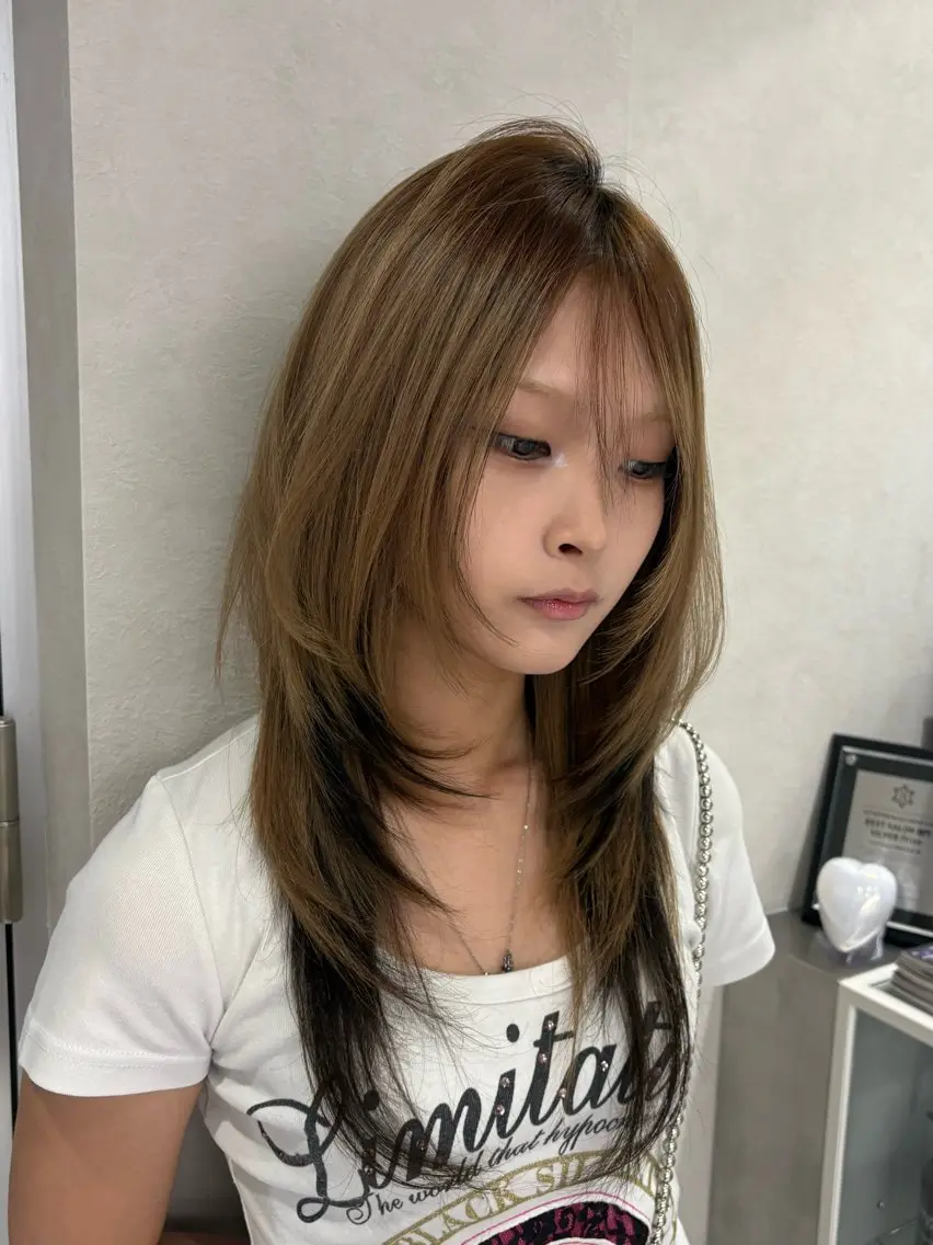 セミロング ハッシュカット ハイレイヤー レイヤーカット カット トリートメント Yuta✂︎ 韓国レイヤー🪽のヘアスタイル