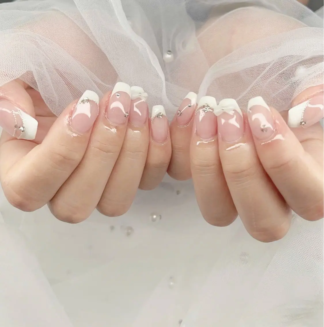 ネイル フレンチネイル キラキラネイル マグネットネイル ミラーネイル ニュアンスネイル ハンドネイル Tira Nailのネイルデザイン