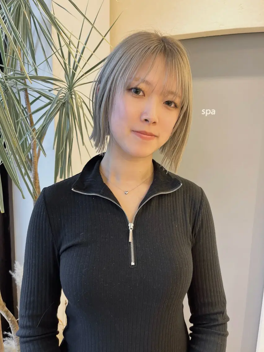 ショート カラー ハイトーンカラー ボブ 吉原 由菜のヘアスタイル