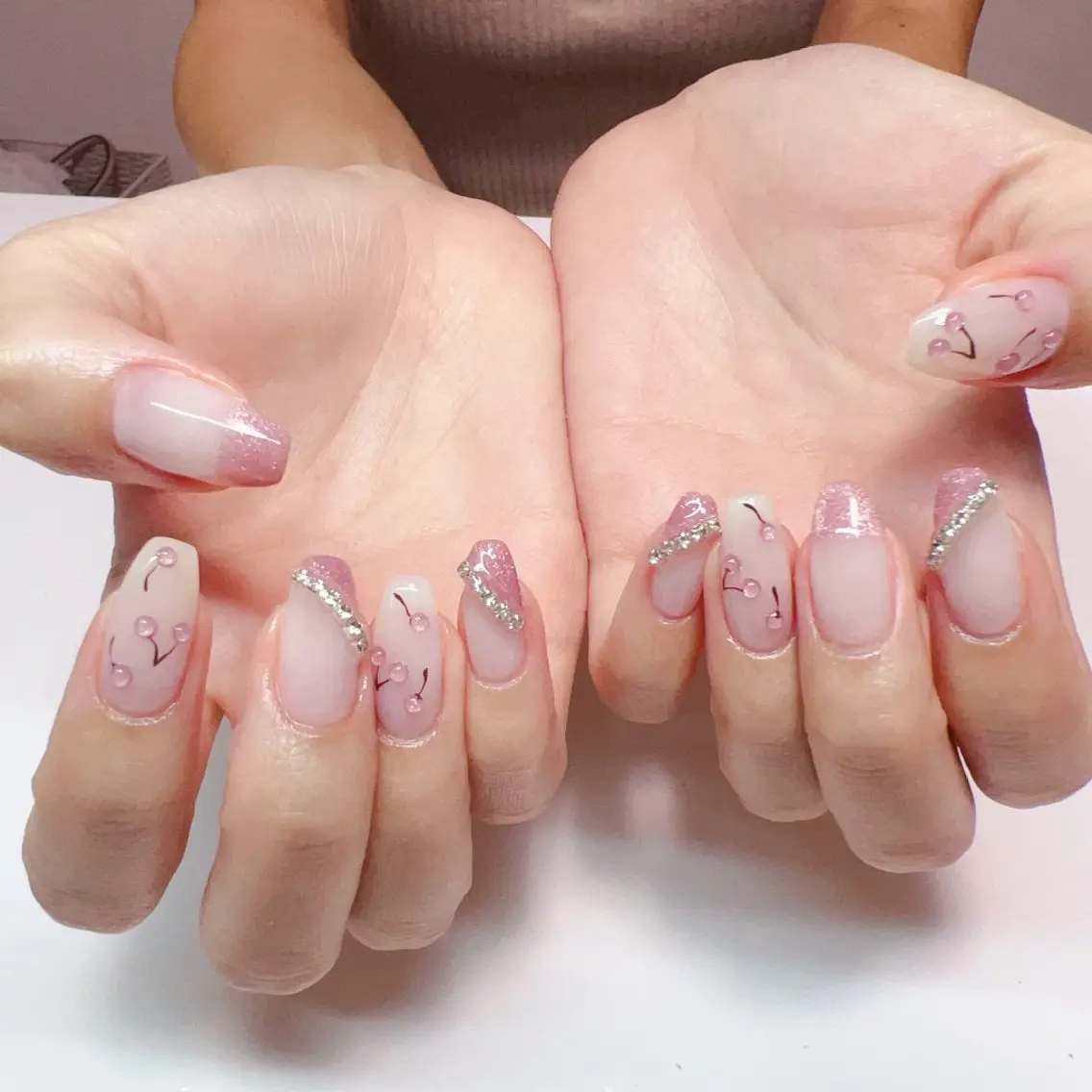 練習モデル募集中❤️🔥ジェルチップ長さだし持ち込みデザイン‼️ジェルオフあり+500円。の写真