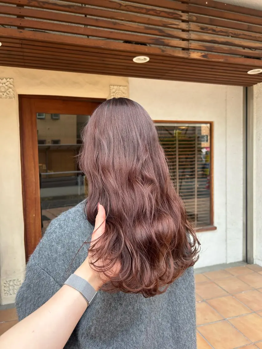 ロング カラー ブリーチ ダブルカラー カット ヘアカラー トリートメント ヘッドスパ putri 川邉 優花のヘアスタイル