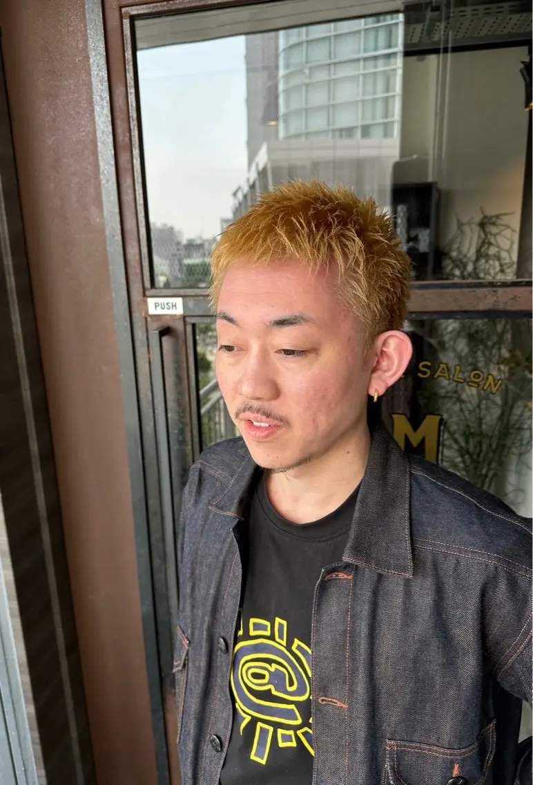 ショート カラー メンズ メンズブリーチ ブリーチ 俵 知広のヘアスタイル
