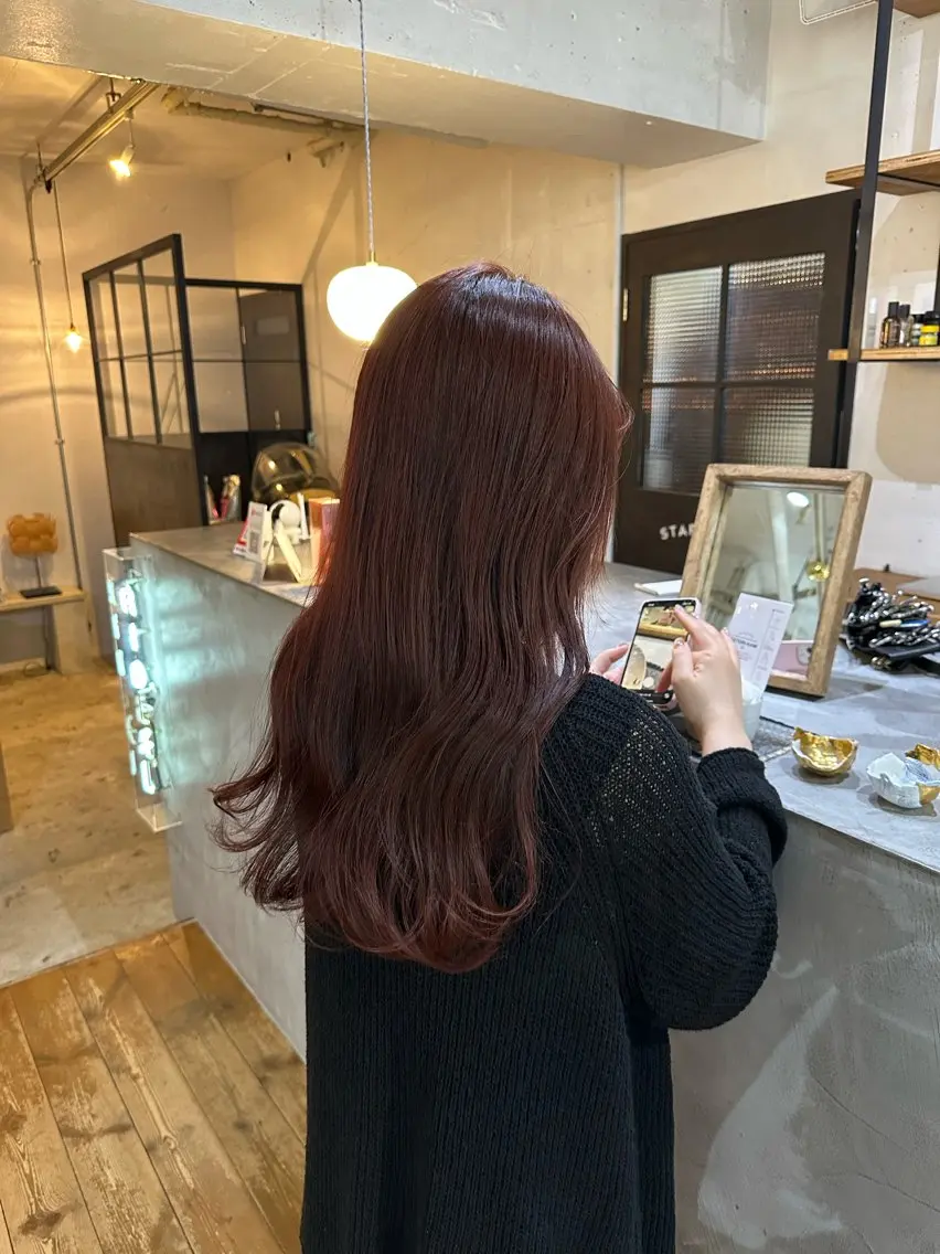 ロング カラー ブリーチ ブリーチなしカラー ピンクカラー トリートメント 酸熱トリートメント カット ヘアカラー トリートメント 可児 佑梨のヘアスタイル