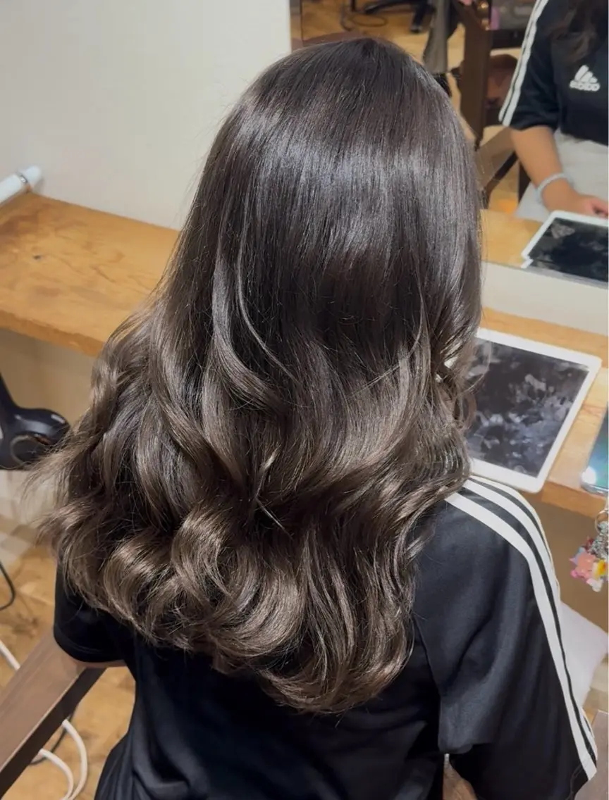 ロング カラー ヘアカラー 波多野 麻由のヘアスタイル