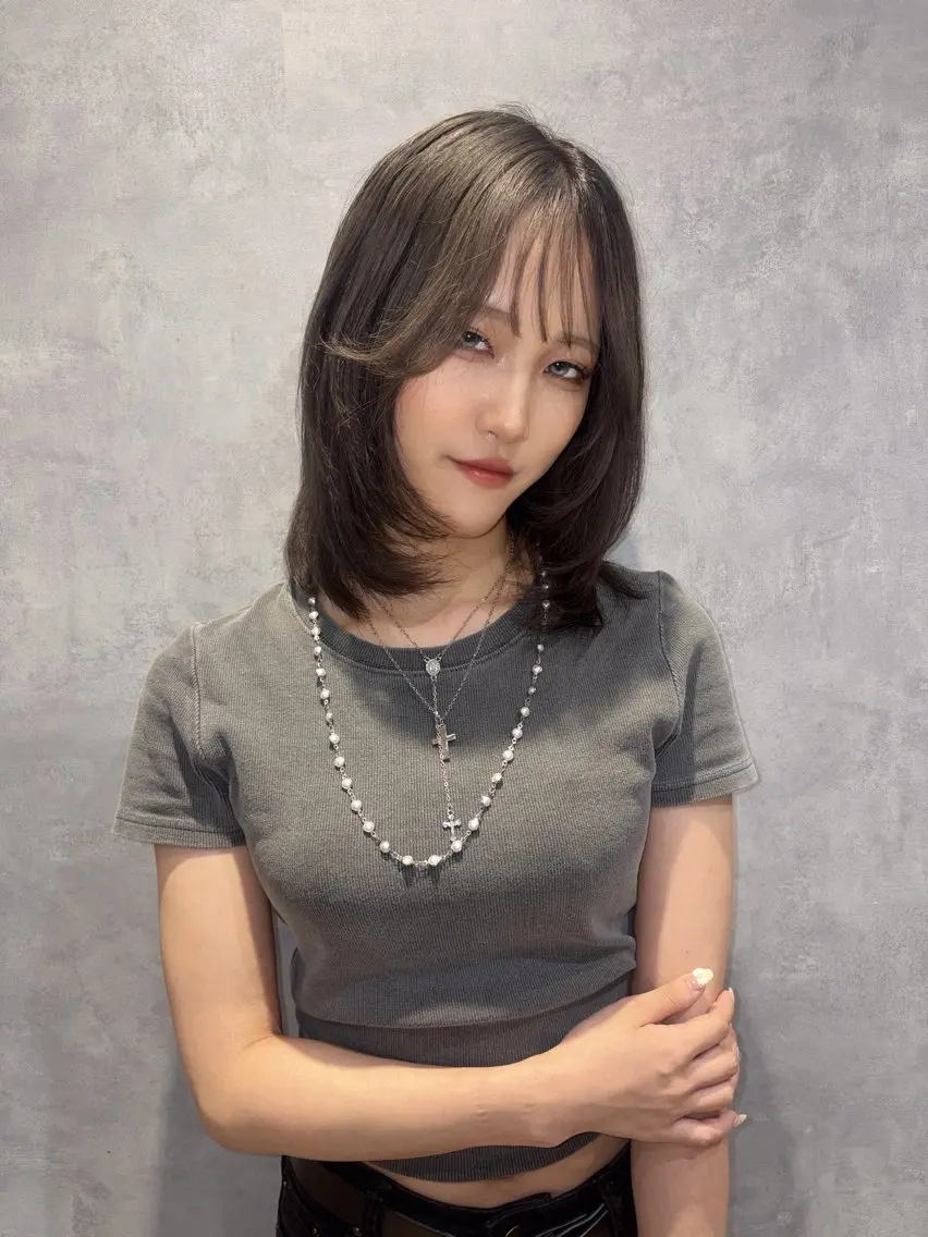 ミディアム カラー Lynn Moana Renのヘアスタイル