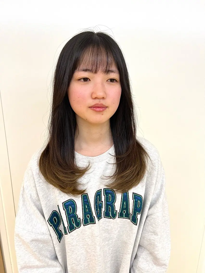 ロング 顔周りカット レイヤーカット ローレイヤー 小顔カット レイヤー/似合わせ カット横川夕華🫧のヘアスタイル