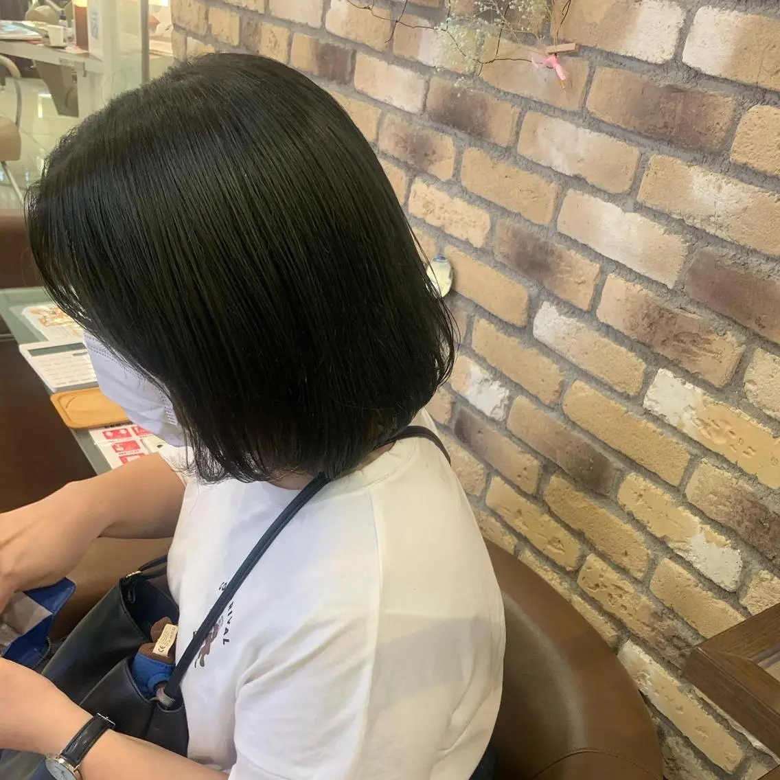 ミディアム カラー 羽エクステ🪽 🤍まき🤍のヘアスタイル