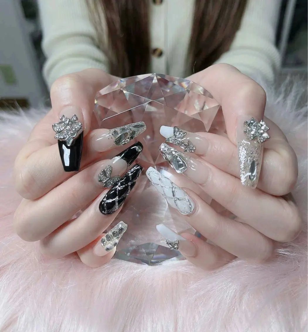ネイル オーロラネイル フレンチネイル ジェルネイル ハロウィン キラキラネイル ハンドネイル H.baby Nail Salonのネイルデザイン