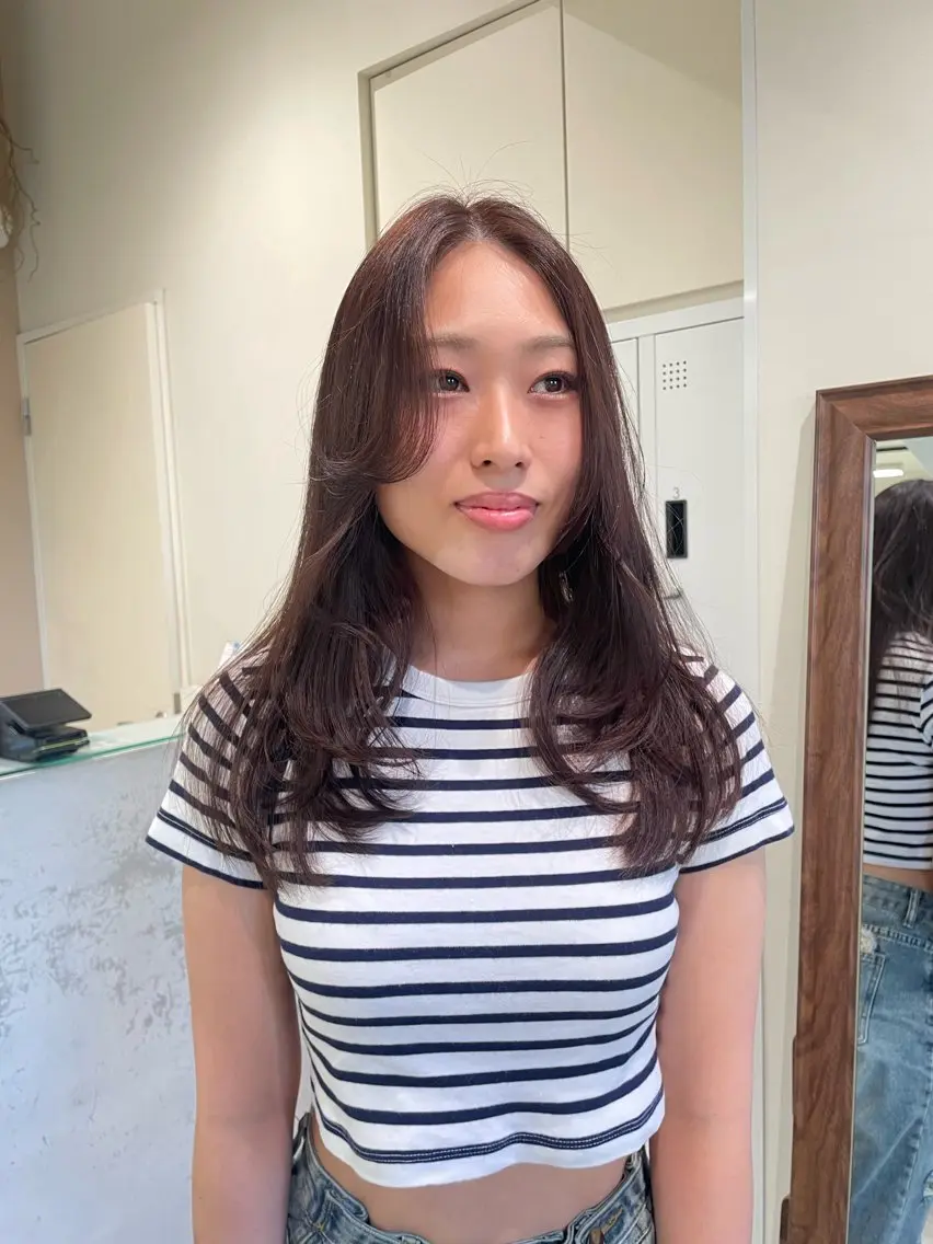 ロング 顔まわりレイヤー レイヤーカット カット 垢抜け小顔レイヤー オリーブ/スミレのヘアスタイル