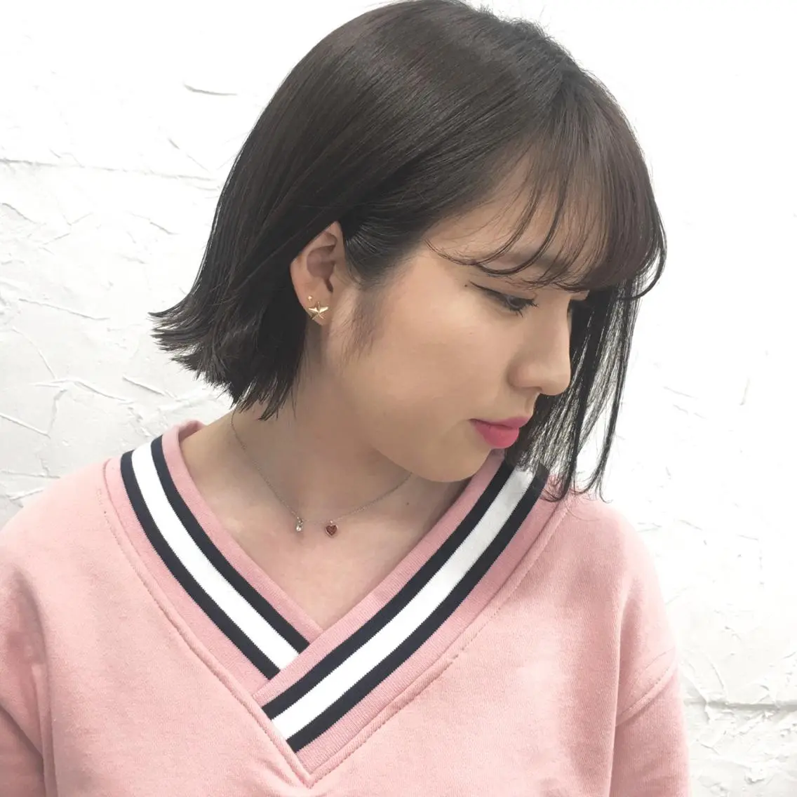 ショート ヘアアレンジ ボブ 外ハネヘア 脱!黒髪 ダブルカラー【上野】のヘアスタイル