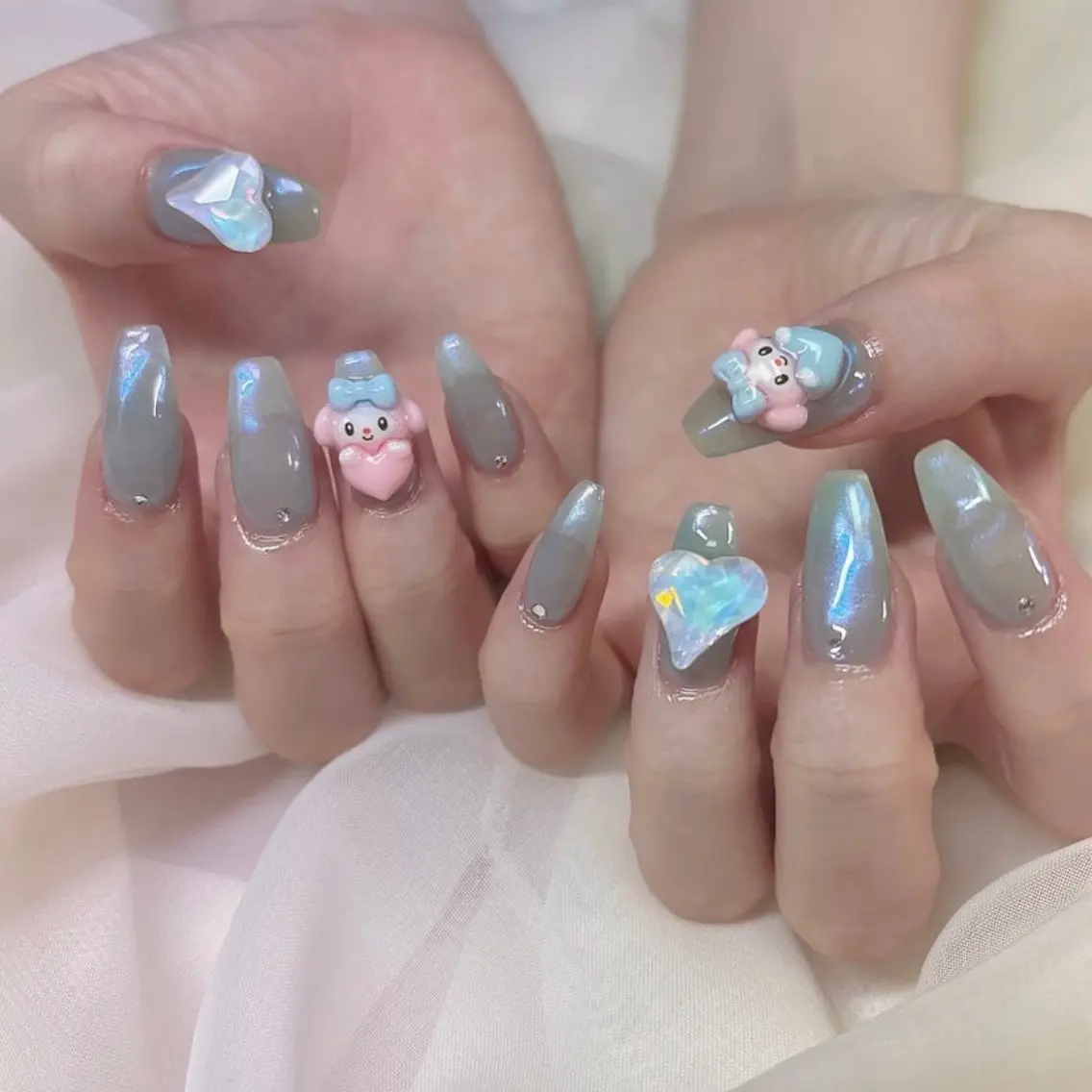 ネイル ハンドネイル 𓂃🦢Aurora Swan🌙𓂃のネイルデザイン