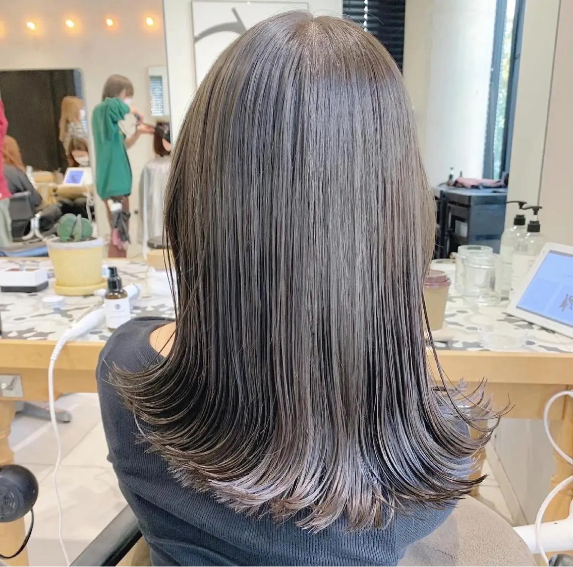 ミディアム カラー グレージュ オリーブグレージュ オリーブグレー チバ タクミのヘアスタイル