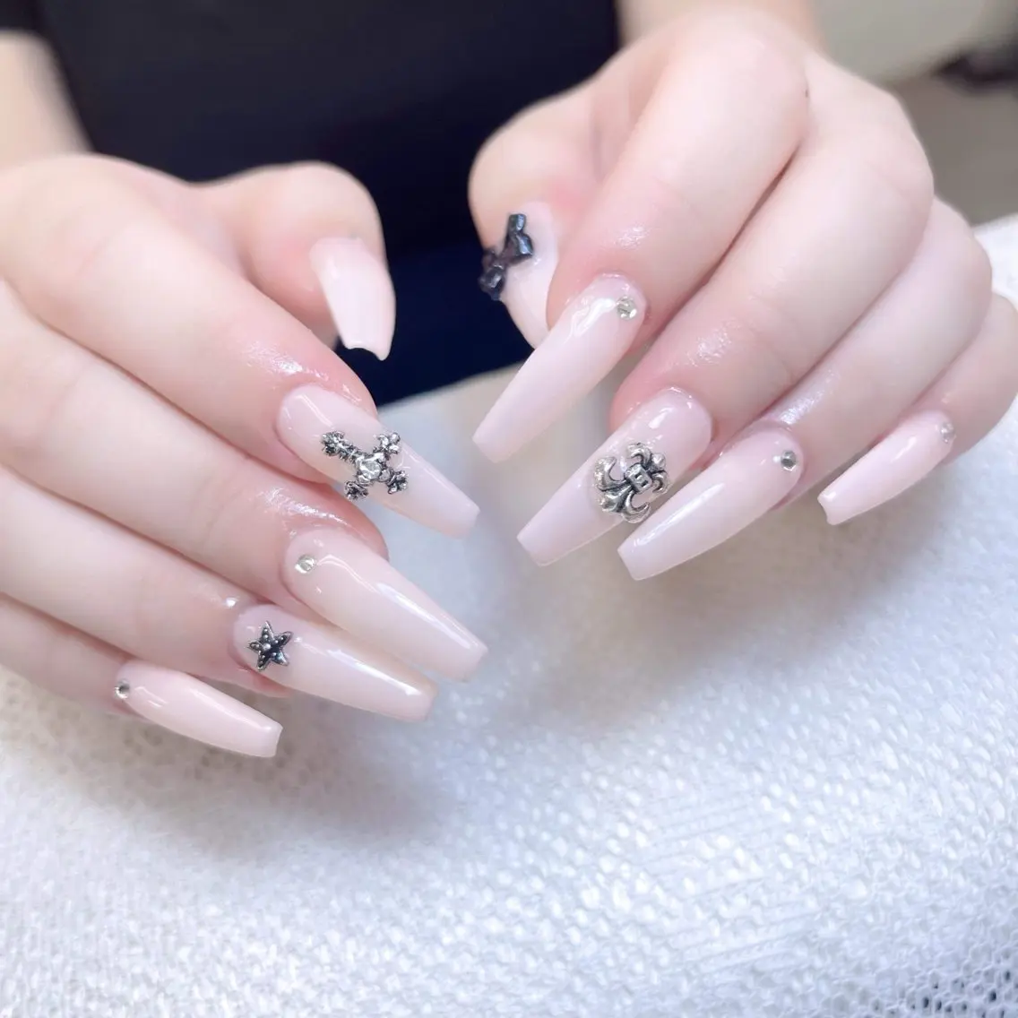 ネイル ジェルネイル 韓国ネイル マグネットネイル ネイルチップ 冬ネイル Lenie Nail Salonのネイルデザイン