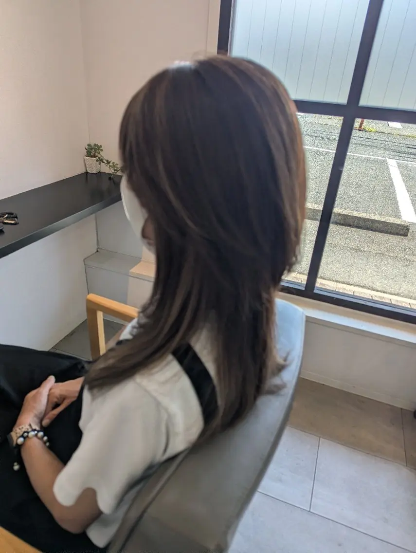 ロング Aioon 馬込 彩子のヘアスタイル