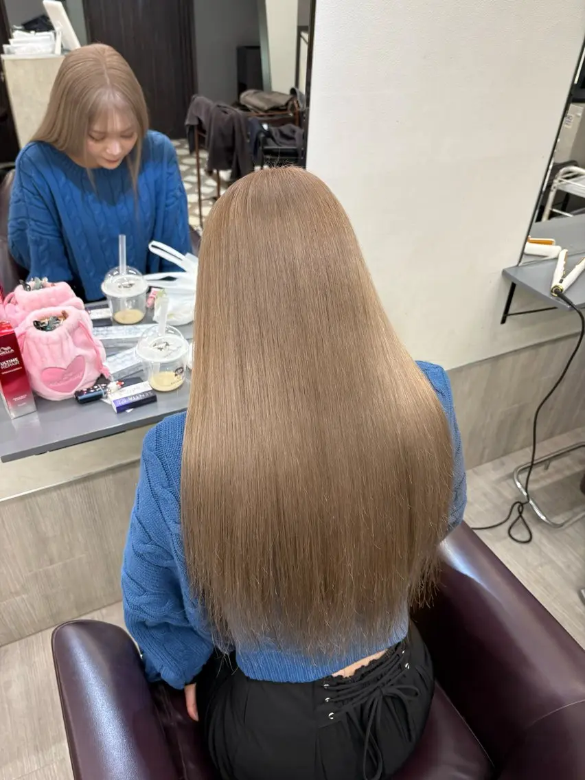 ロング カラー ヘアカラー noa 寒色系カラーブリーチのヘアスタイル