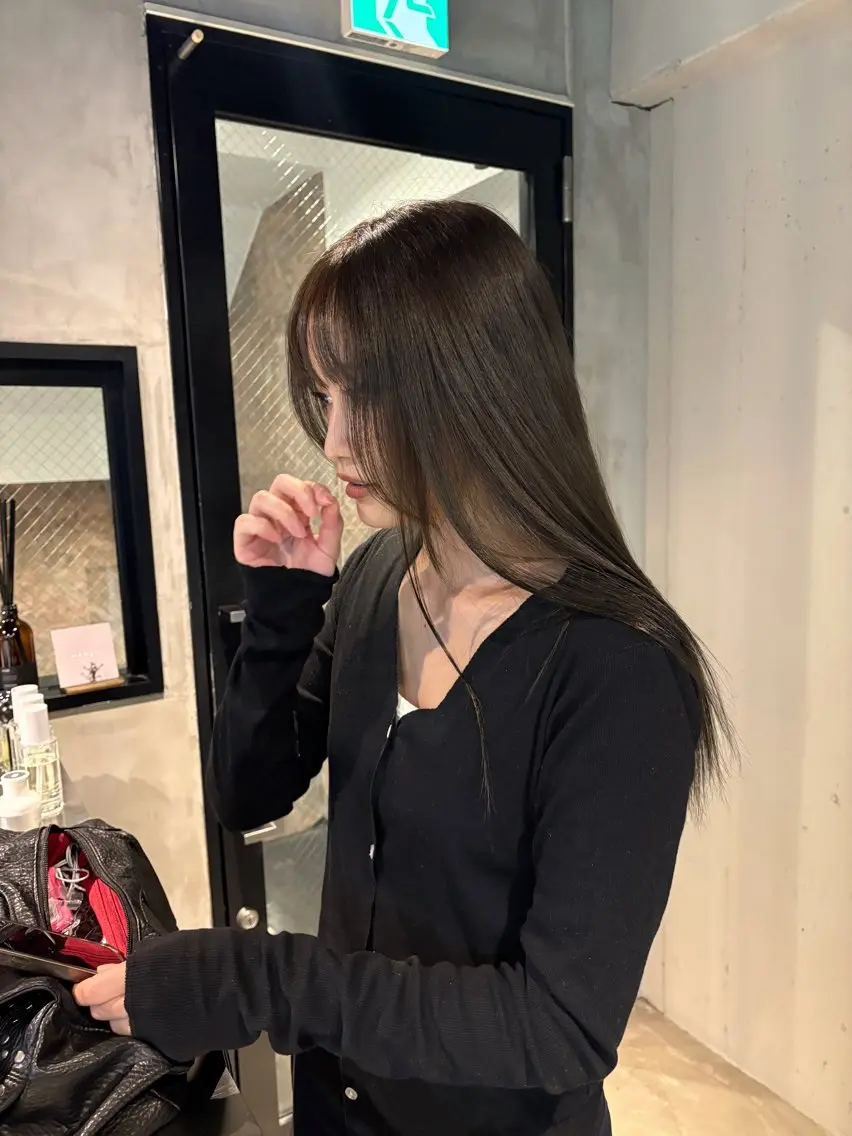 ロング ヘアカラー 透明感・美髪 monsoワニベユナのヘアスタイル