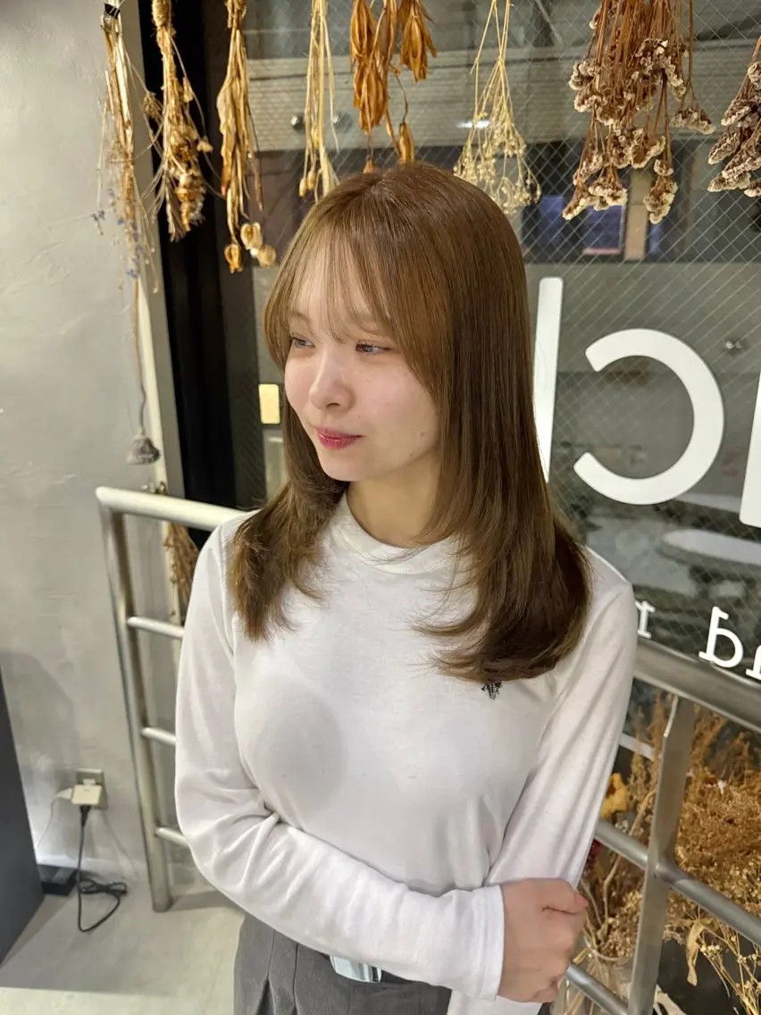 セミロング カラー ウルフ レイヤー パーマ🪐MANAのヘアスタイル