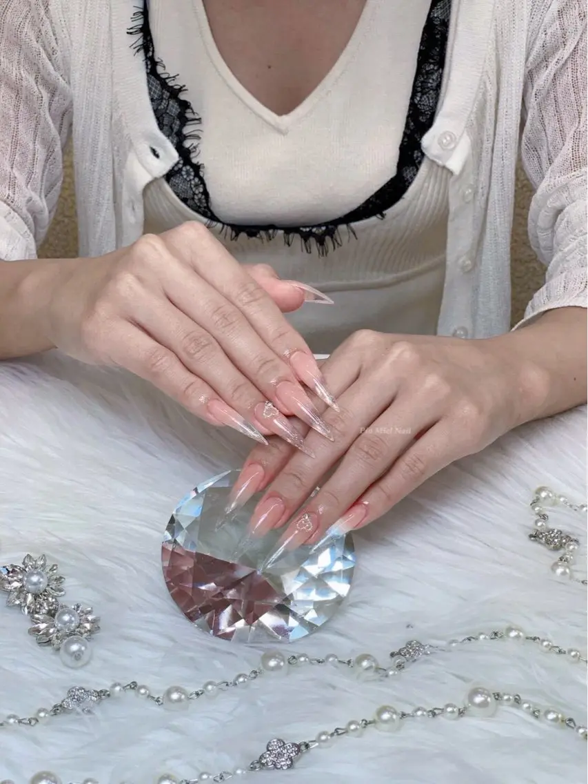 ネイル ハンドネイル HANA 長さだしのネイルデザイン