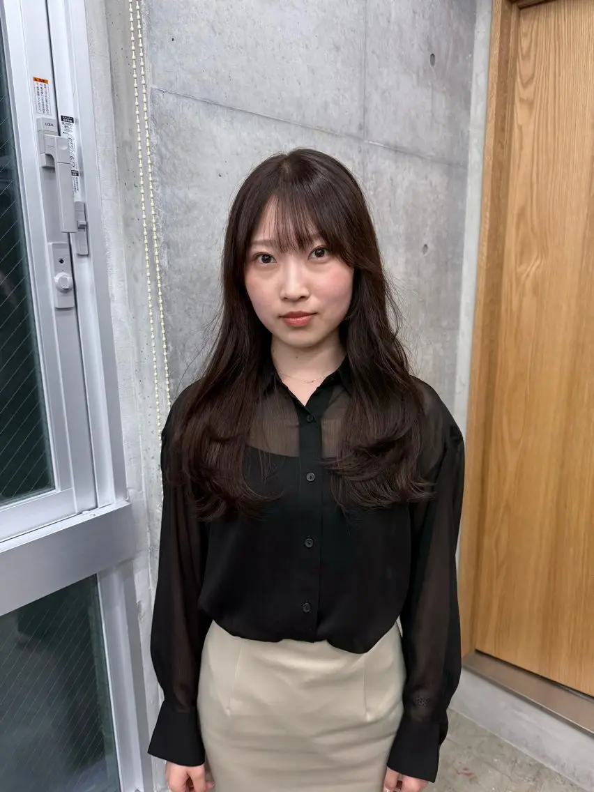 ロング カラー ロングレイヤー アッシュ ベージュカラー ブリーチ 透明感カラー カット ヘアカラー トリートメント 誰より丁寧なカット/ 小林輝/レイヤーのヘアスタイル