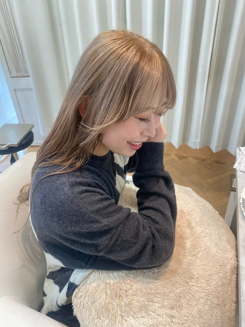 ロング カラー ブリーチ 増井 彩乃のヘアスタイル