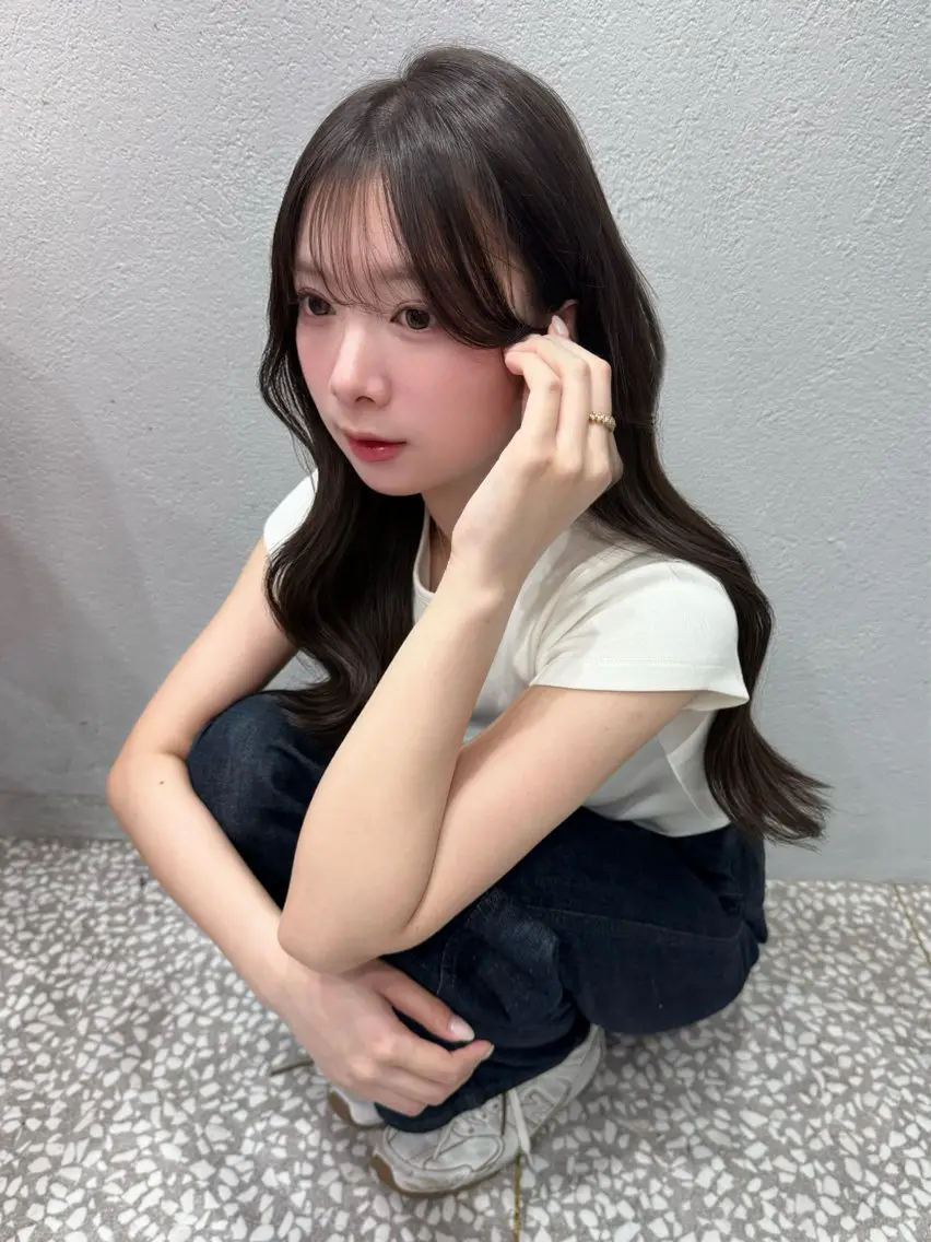 ロング ロングレイヤー アッシュ アッシュグレー アッシュグレージュ くびれヘア カット ヘアカラー トリートメント 顔周り/透明感カラー REINA𓍯のヘアスタイル