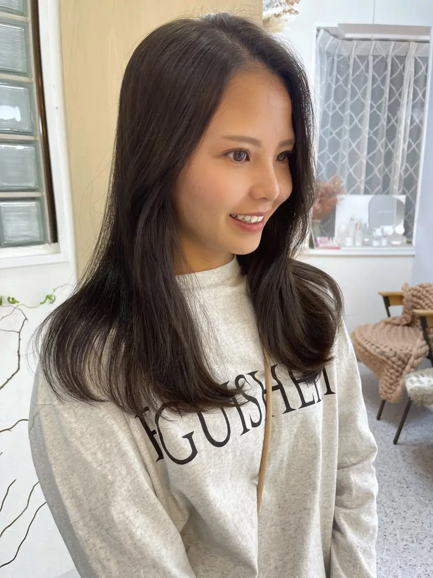 ロング カラー JIEN MIUのヘアスタイル