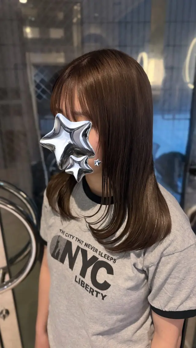 ミディアム ヘアカラー ᴍᴏᴇ ‎ 〈 en. 〉のヘアスタイル