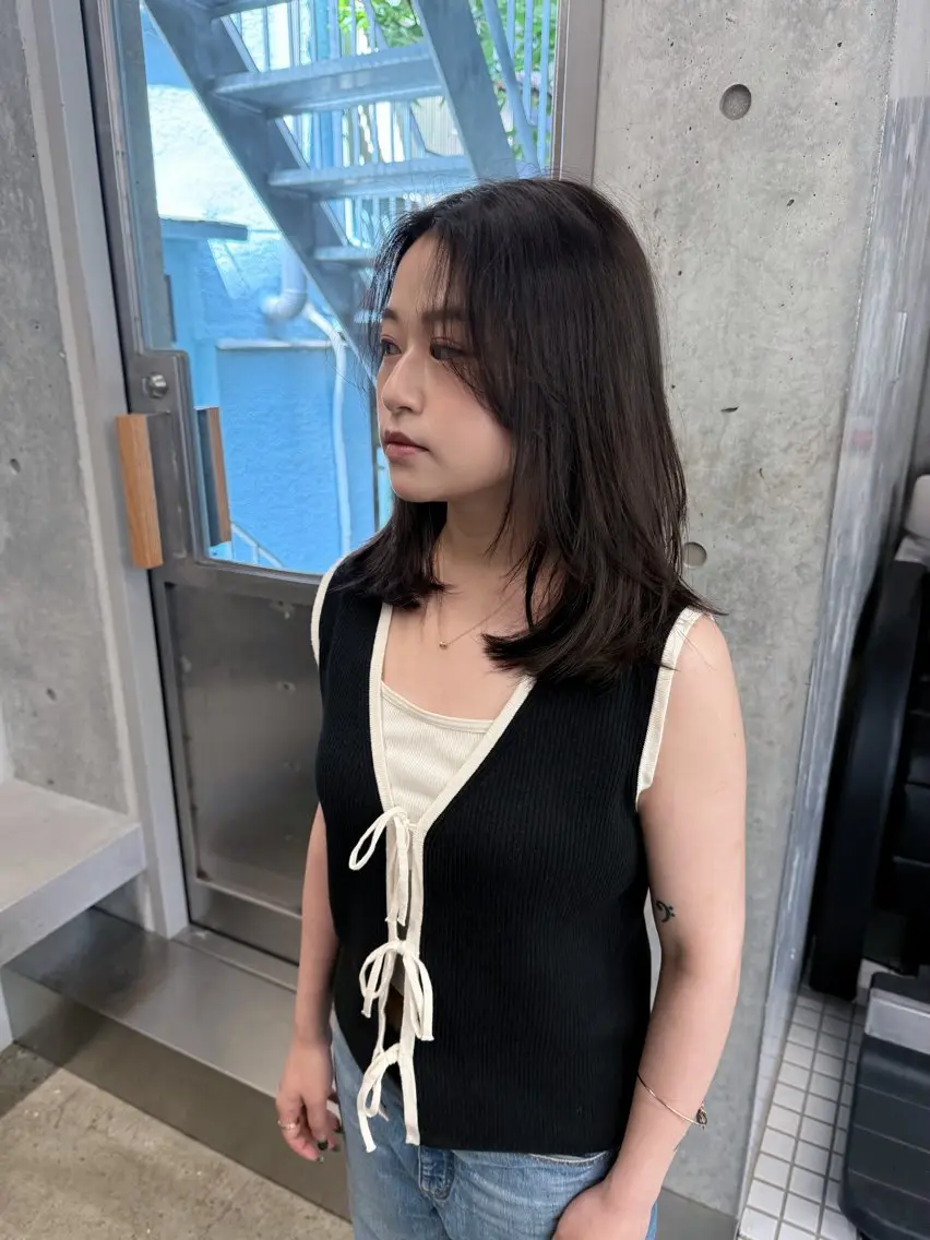 ロング カラー ロングレイヤー アッシュ ベージュカラー ブリーチ 透明感カラー カット ヘアカラー 誰より丁寧なカット/ 小林輝/レイヤーのヘアスタイル