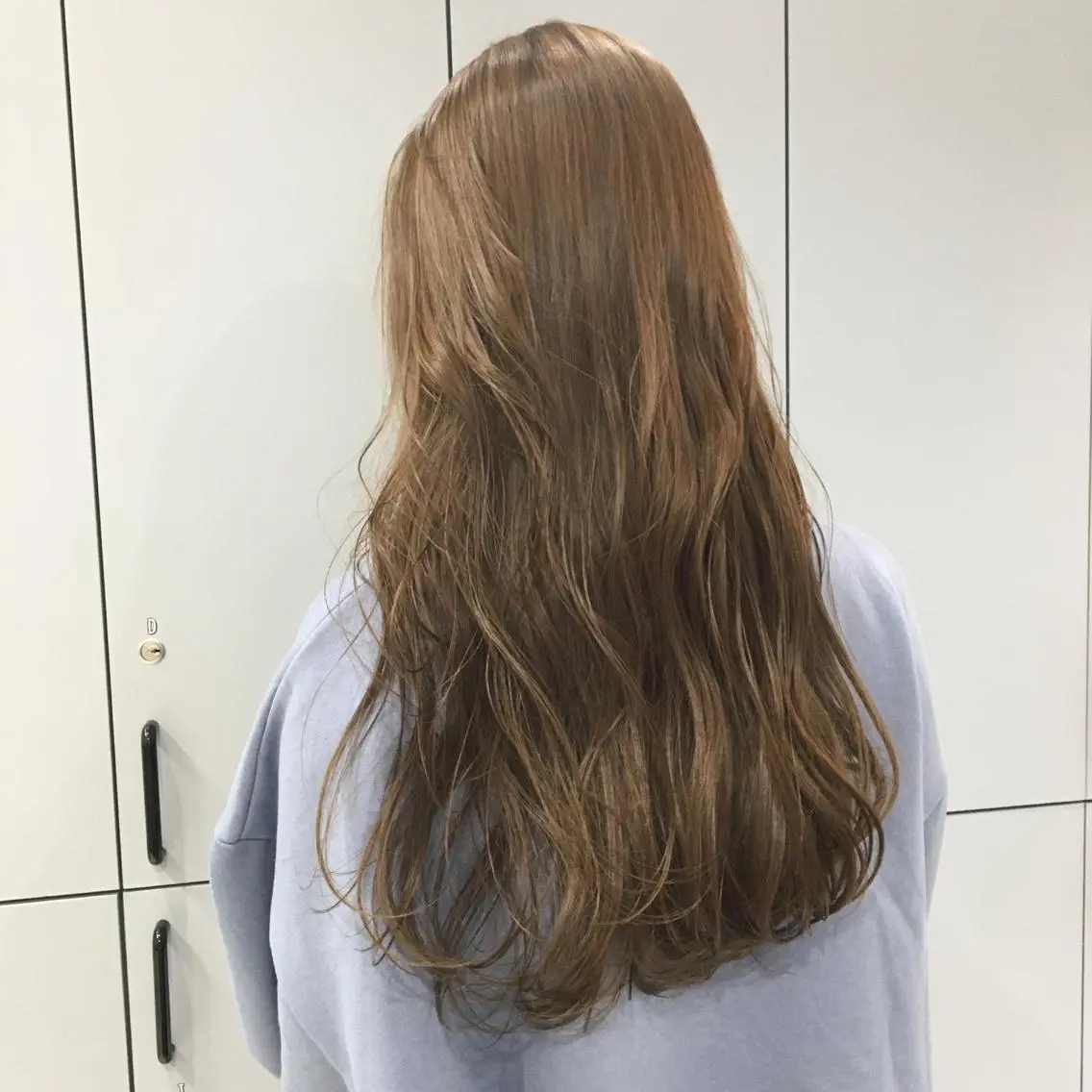 ロング カラー ベージュカラー 狩野 羅夢のヘアスタイル