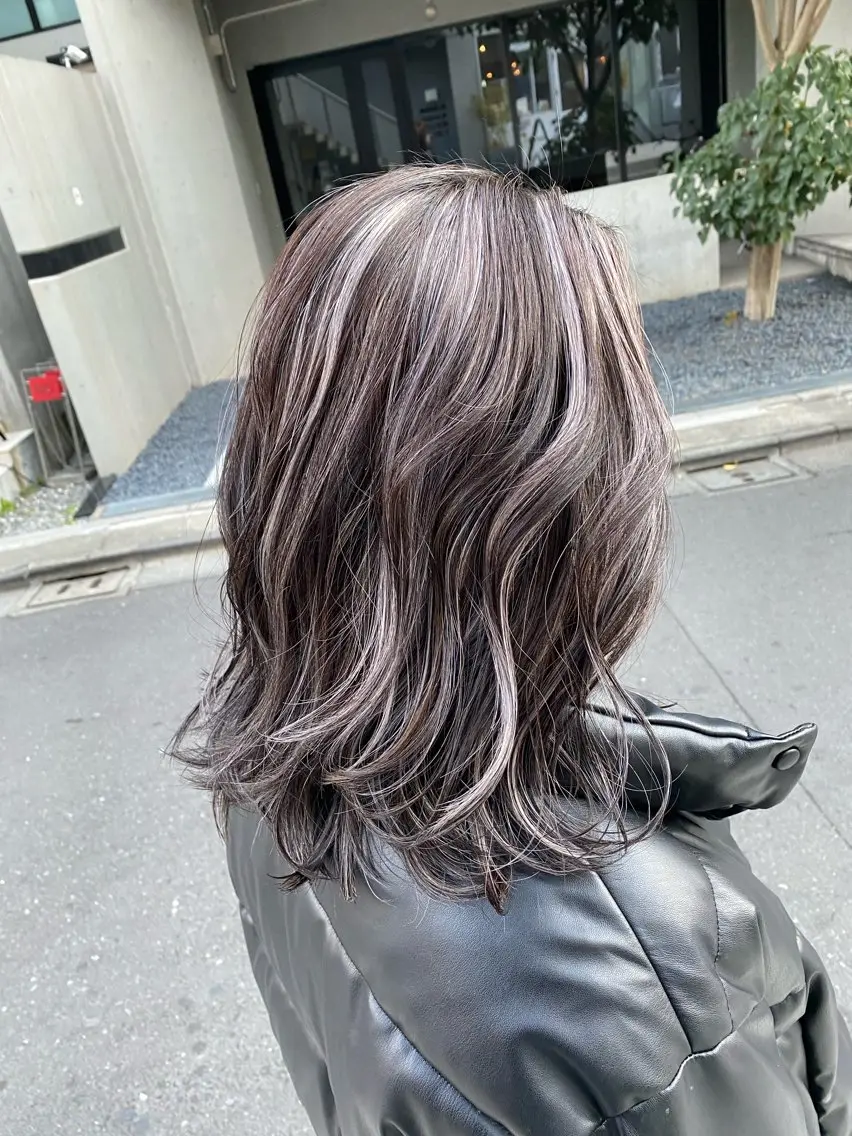 セミロング ハイライト 山影✨バレイヤージュ ハイライト✨メンズ◎のヘアスタイル