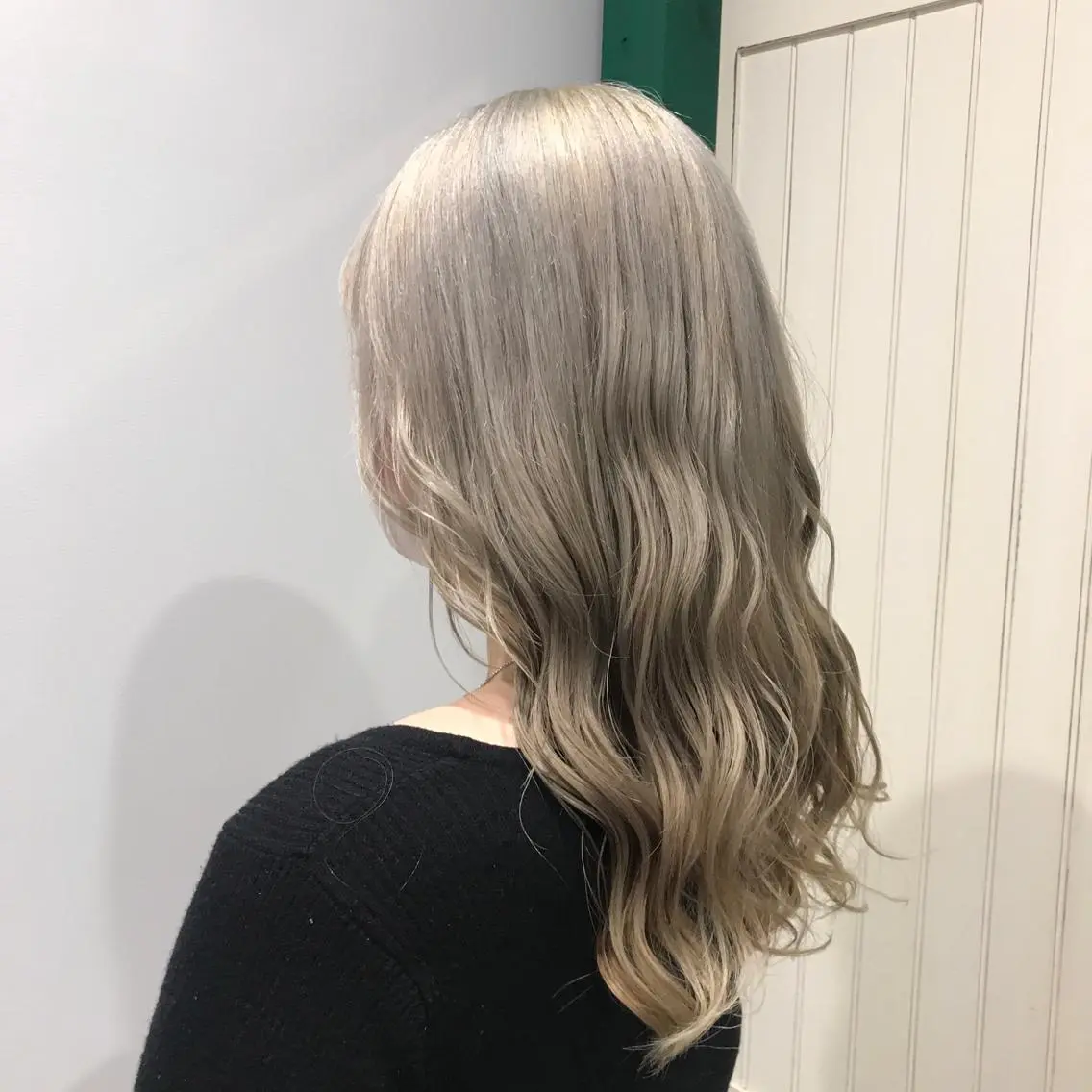セミロング 山下 襟華のヘアスタイル