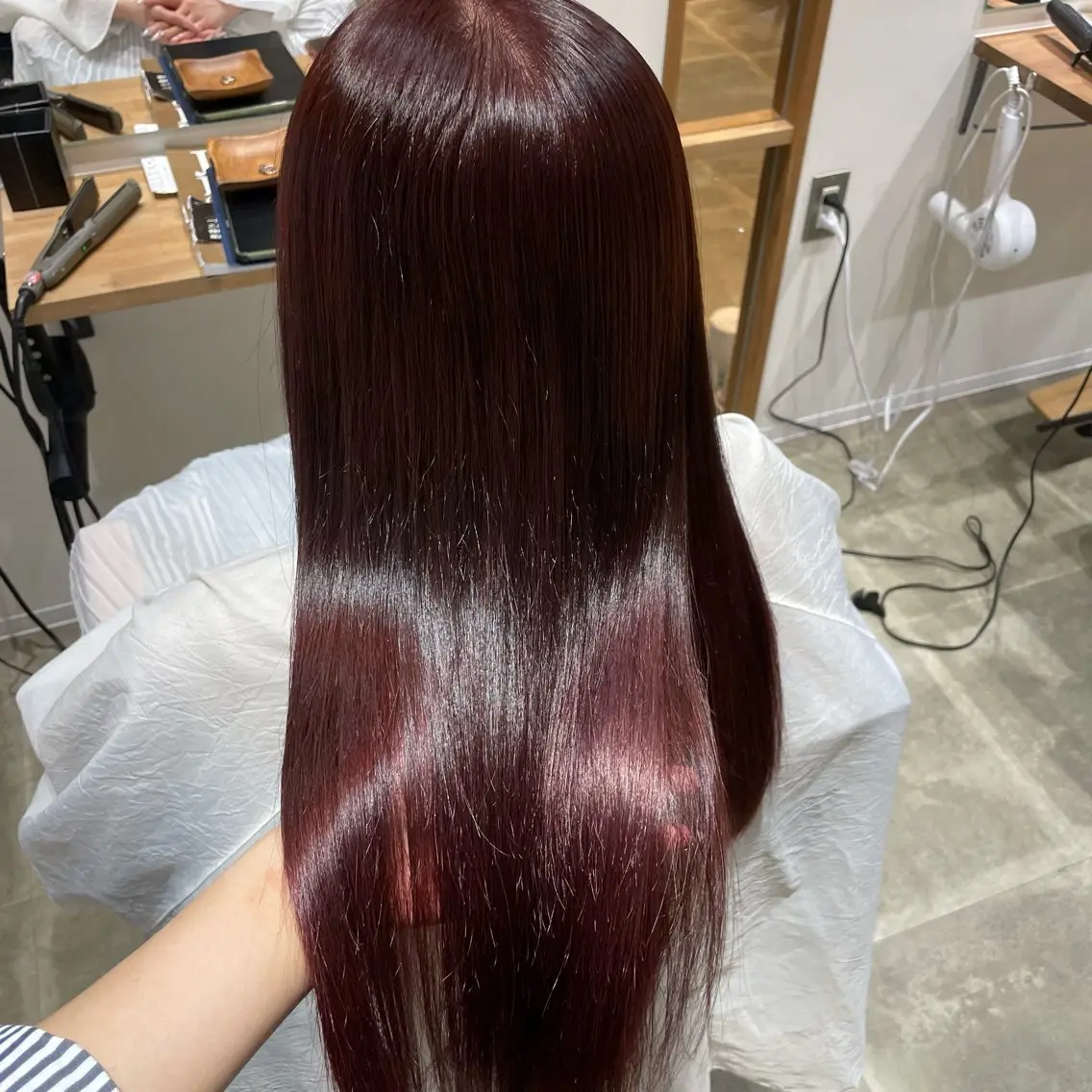 ロング カラー レッドカラー 田村 愛彩のヘアスタイル