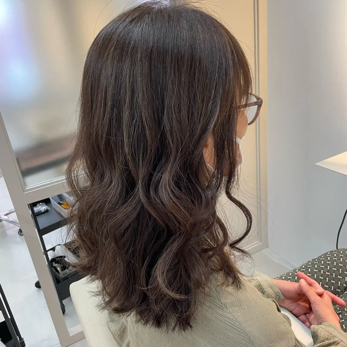 セミロング 西村 真夜のヘアスタイル