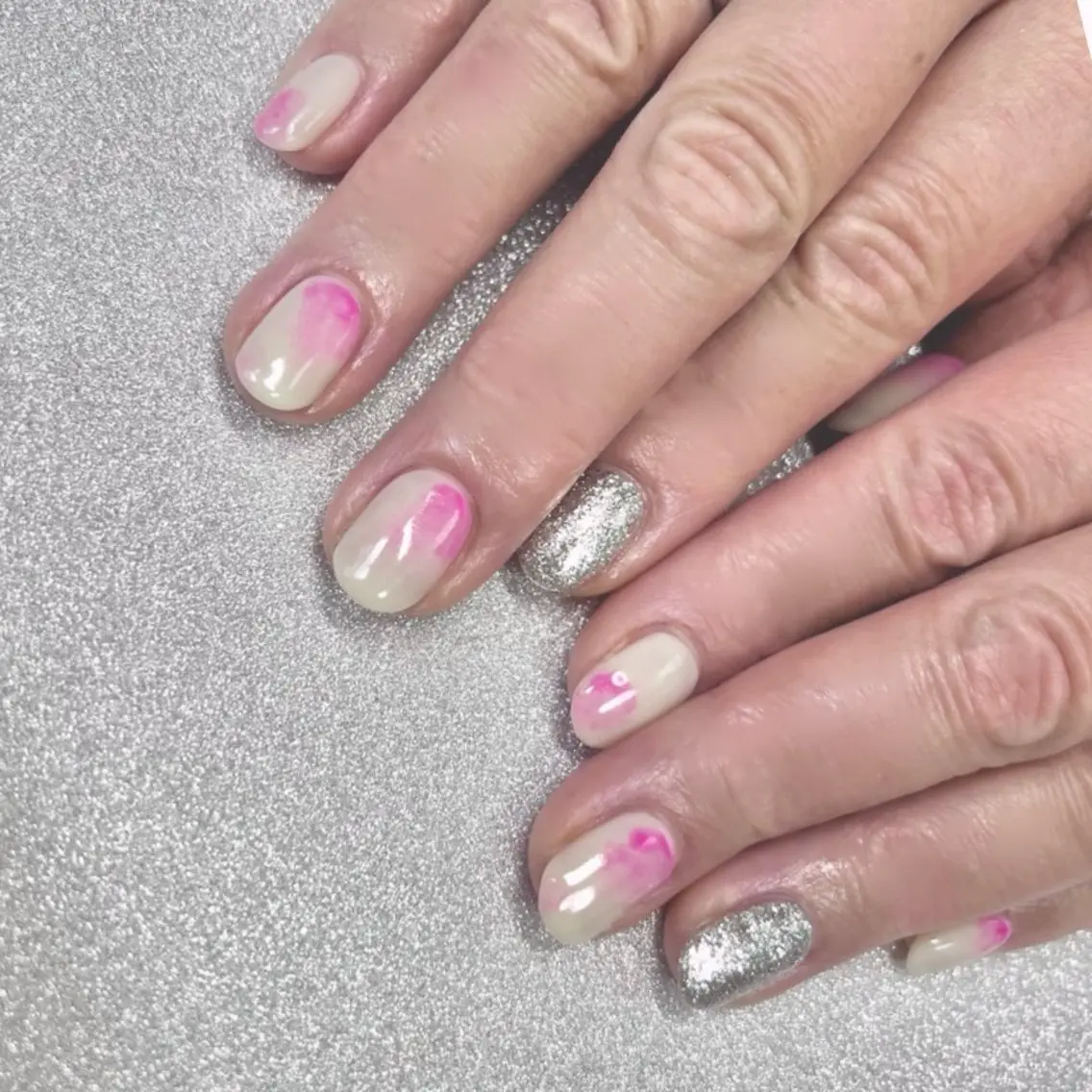 ネイル ラメ(グリッター) ニュアンスネイル ワンカラーネイル BEE NAILのネイルデザイン