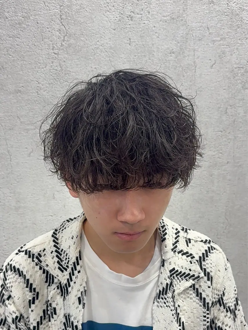 パーマ メンズ メンズパーマ カット パーマ 毛流れ/シャドウ 🇰🇷AYATOのヘアスタイル