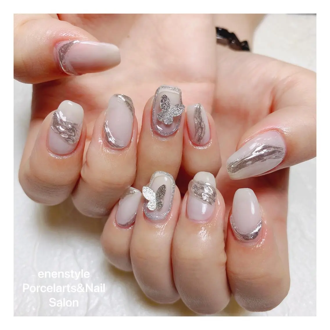 ミディアム ネイル ハンドネイル 🐾enen style 🐾のネイルデザイン