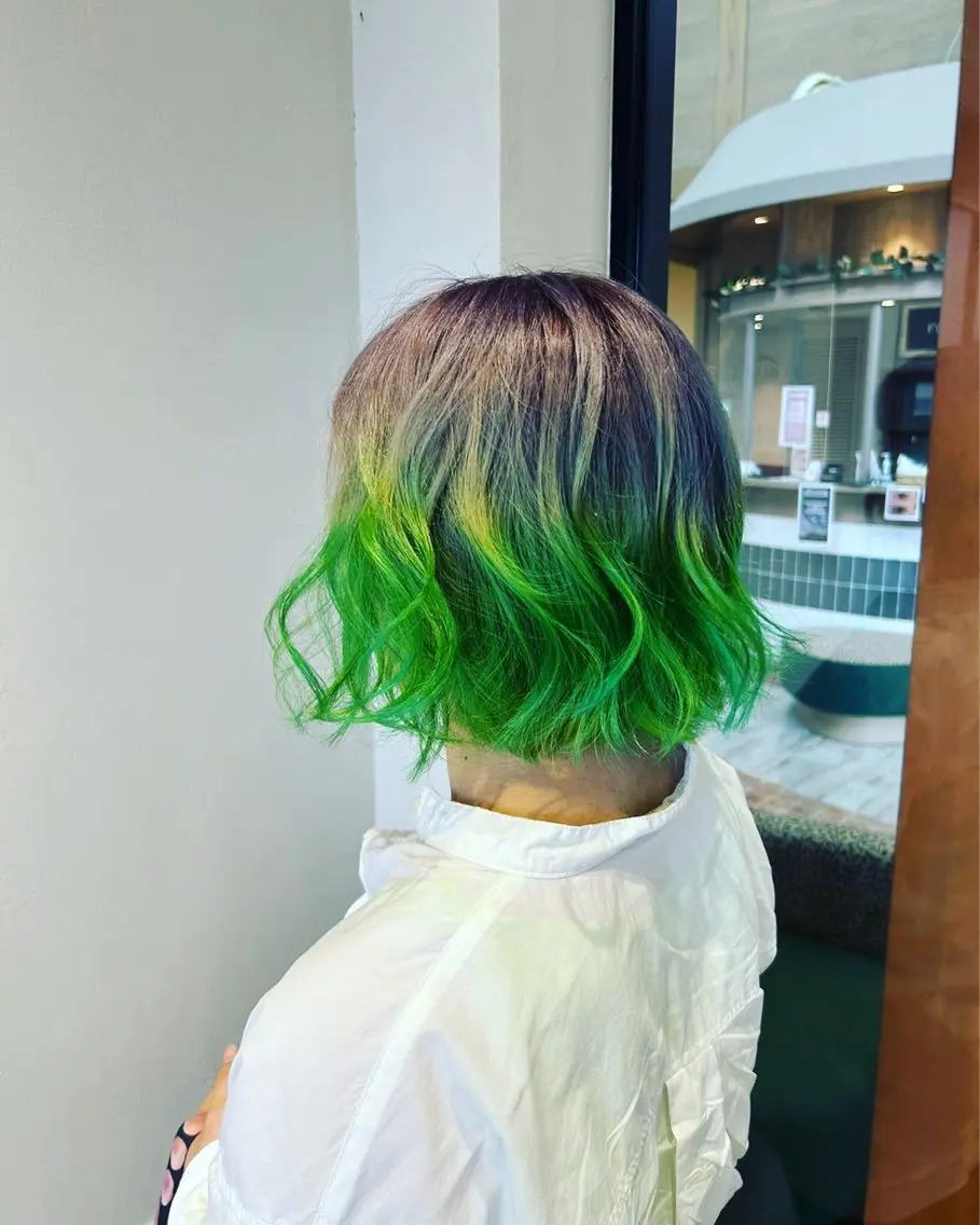 ショート カラー ブリーチ グレージュ 🌈日比野 哲二のヘアスタイル