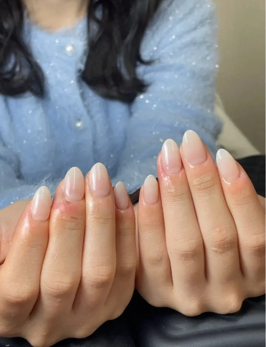 ネイル チークネイル 長さ出し フットネイル ジェルネイル 卒業式 𝓐𝓷𝓻𝓲 XiinhNailのネイルデザイン